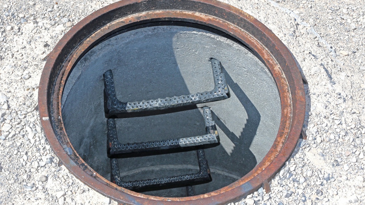 Hydrogen Sulfide (H2S) & Confined Spaces